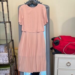 Zara - Elegant Pink Pleated Dress
